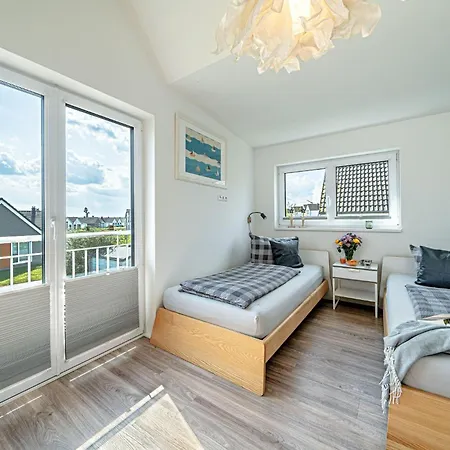 Ferienhaus-an-der-ostsee-by-seeblick-ferien-oro-direkte-wasserlage-sauna-e-saeule Hébergement de vacances