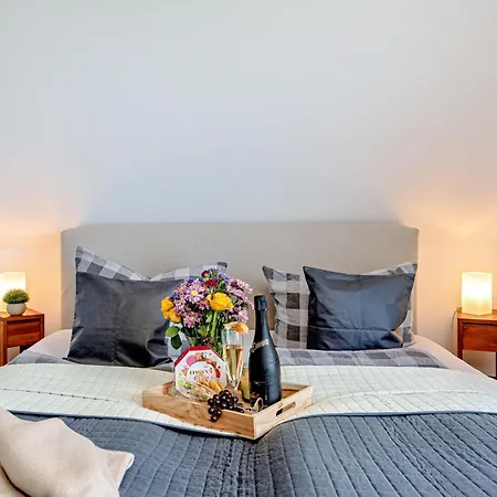 Дом отдыха Ferienhaus-an-der-ostsee-by-seeblick-ferien-oro-direkte-wasserlage-sauna-e-saeule Ольпениц