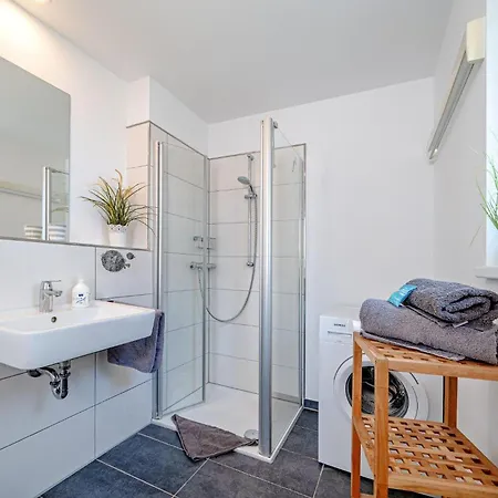 Ferienhaus-an-der-ostsee-by-seeblick-ferien-oro-direkte-wasserlage-sauna-e-saeule * Ольпениц