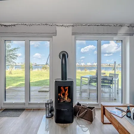 Ferienhaus-an-der-ostsee-by-seeblick-ferien-oro-direkte-wasserlage-sauna-e-saeule Дом отдыха Ольпениц