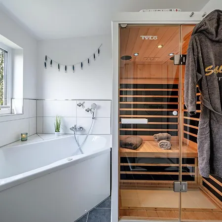 Ferienhaus-an-der-ostsee-by-seeblick-ferien-oro-direkte-wasserlage-sauna-e-saeule Hébergement de vacances *