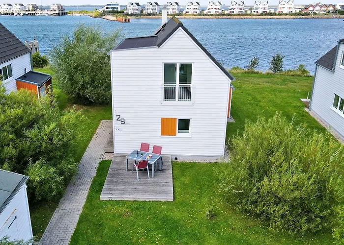 Ferienhaus-an-der-ostsee-by-seeblick-ferien-oro-direkte-wasserlage-sauna-e-saeule