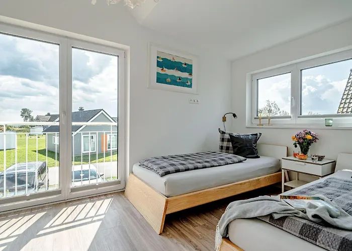 Ferienhaus-an-der-ostsee-by-seeblick-ferien-oro-direkte-wasserlage-sauna-e-saeule Vakantiehuis *