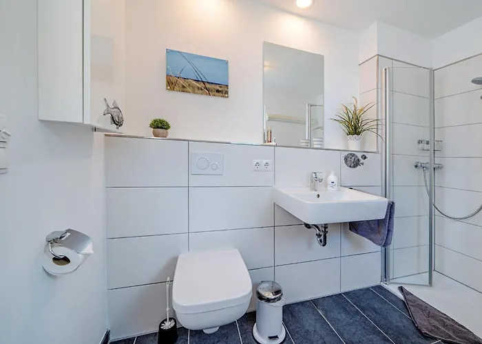 Ferienhaus-an-der-ostsee-by-seeblick-ferien-oro-direkte-wasserlage-sauna-e-saeule * Olpenitz