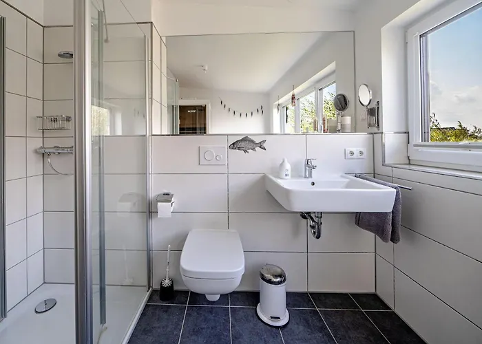 Ferienhaus-an-der-ostsee-by-seeblick-ferien-oro-direkte-wasserlage-sauna-e-saeule