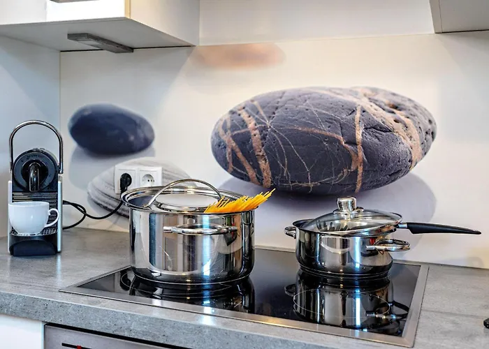 Ferienhaus-an-der-ostsee-by-seeblick-ferien-oro-direkte-wasserlage-sauna-e-saeule *