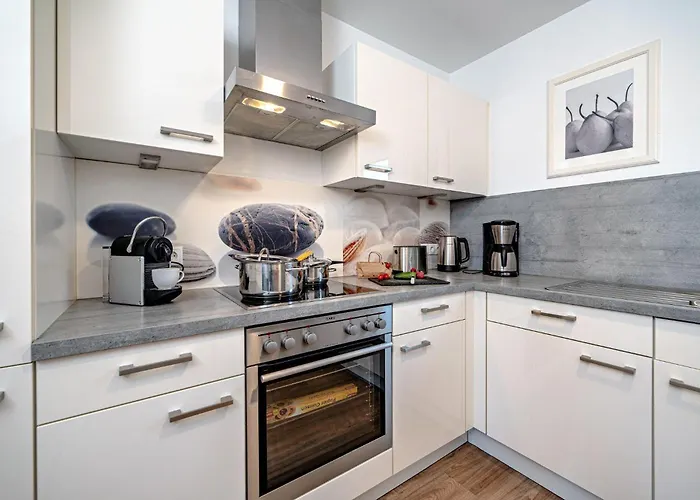 Ferienhaus-an-der-ostsee-by-seeblick-ferien-oro-direkte-wasserlage-sauna-e-saeule